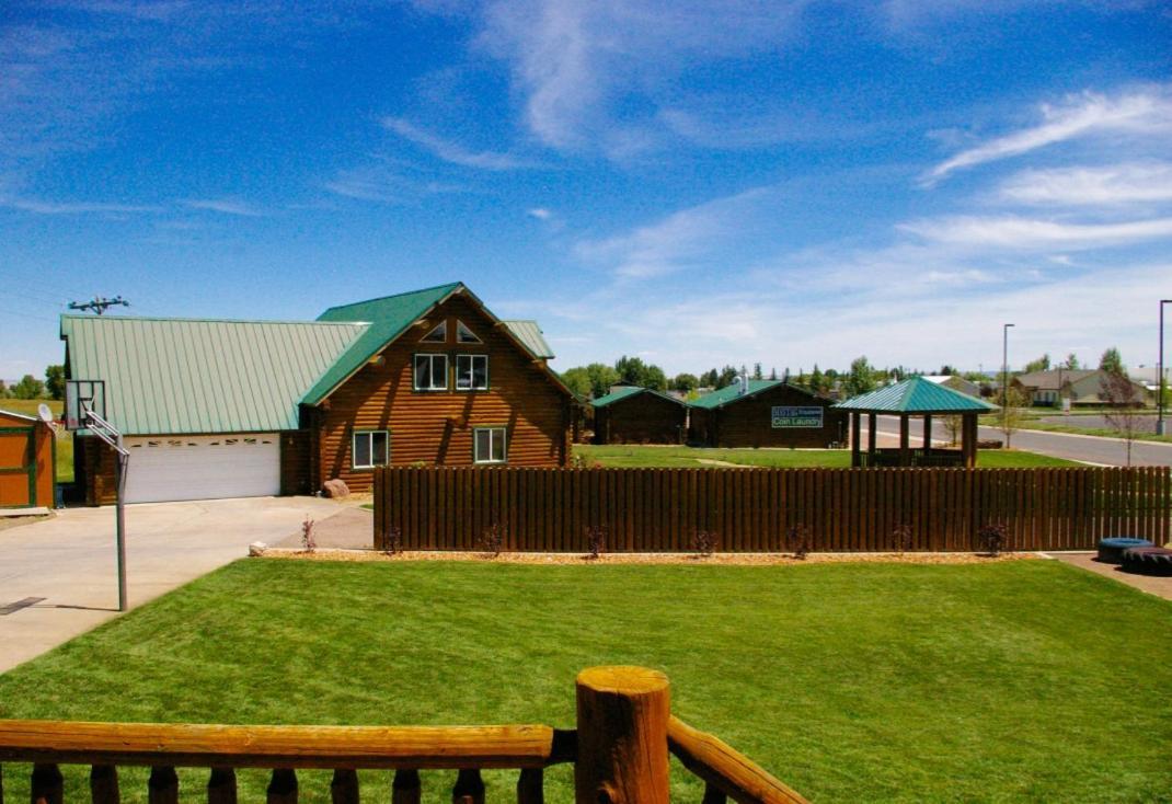 Country Cabins Inn Lyman Kültér fotó